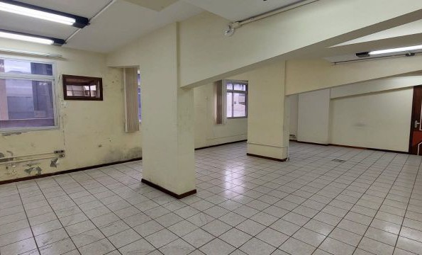 Sala para alugar, 838,81m² – Centro – Florianópolis.