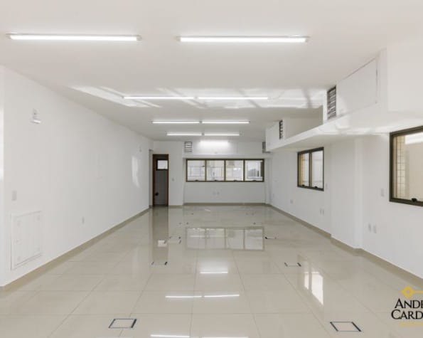 Prédio/Loja/Salas para alugar, 3.139,37m², 28 vagas de garagem – Centro – Florianópolis, SC.