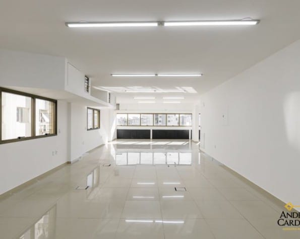 Prédio/Loja/Salas para alugar, 3.139,37m², 28 vagas de garagem – Centro – Florianópolis, SC.