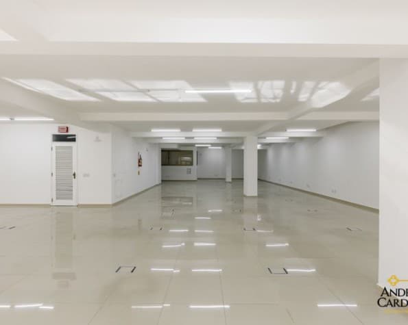 Prédio/Loja/Salas para alugar, 3.139,37m², 28 vagas de garagem – Centro – Florianópolis, SC.