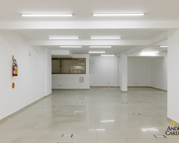 Prédio/Loja/Salas para alugar, 3.139,37m², 28 vagas de garagem – Centro – Florianópolis, SC.