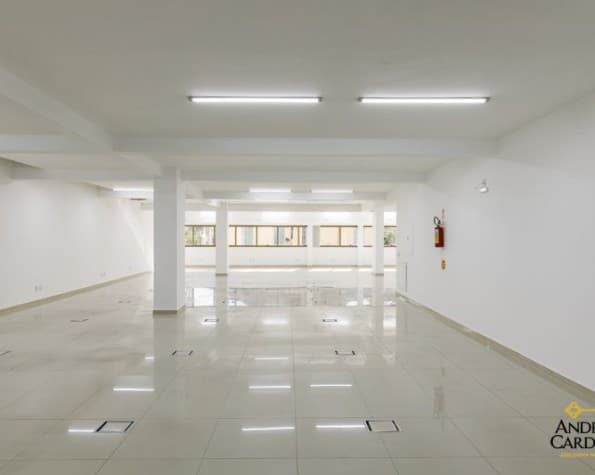 Prédio/Loja/Salas para alugar, 3.139,37m², 28 vagas de garagem – Centro – Florianópolis, SC.