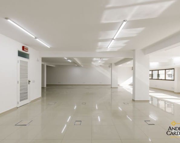 Prédio/Loja/Salas para alugar, 3.139,37m², 28 vagas de garagem – Centro – Florianópolis, SC.