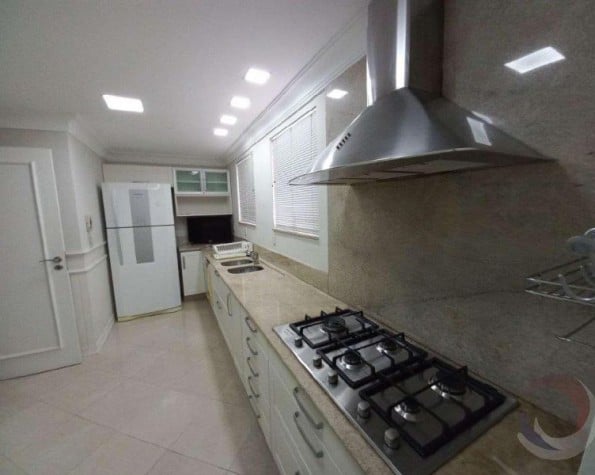 Apartamento/cobertura para alugar, 3 suítes , 4 garagens – Agronômica – Florianópolis, SC.