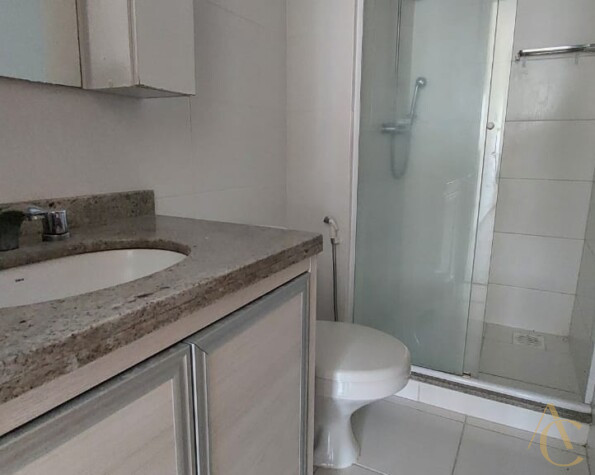 Apartamento para alugar, com 83,45m², 2 suítes – Abraão – Florianópolis, SC.