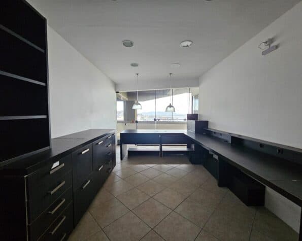 Sala/ático para alugar – Mobiliado – Centro – Florianópolis/SC.