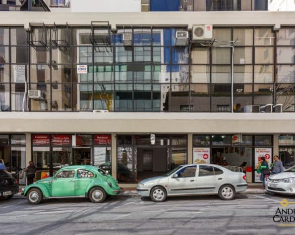 Loja à venda – vitrine para rua – Centro – Florianópolis.