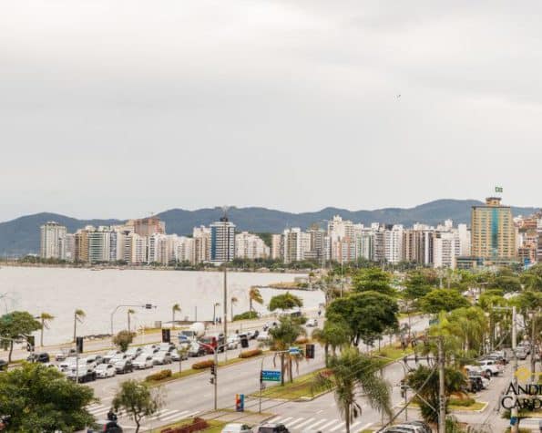 Apartamento à venda, 3 suítes – Centro – Florianópolis, SC.