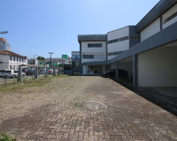 Galpão para locação, com 1.932,80m², estacionamento, Estreito, Florianópolis, SC.