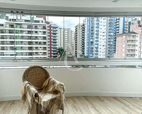 Apartamento à venda, 3 quartos sendo 01 suíte – Centro – Florianópolis/SC.