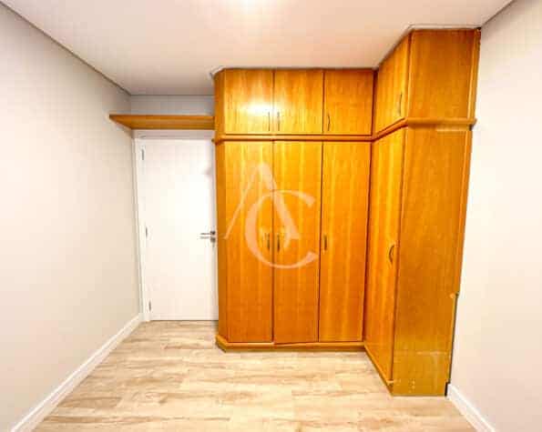 Apartamento à venda, 3 quartos sendo 01 suíte – Centro – Florianópolis/SC.