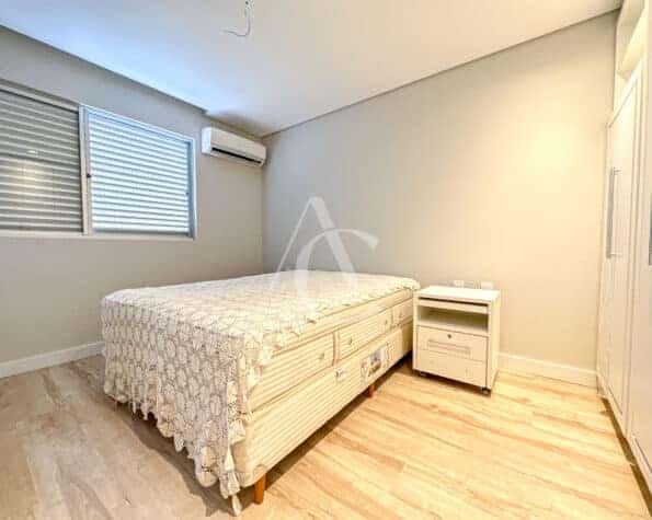 Apartamento à venda, 3 quartos sendo 01 suíte – Centro – Florianópolis/SC.