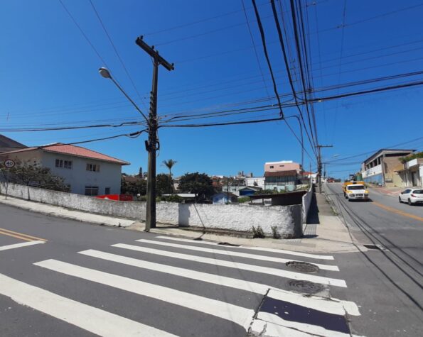 Terreno à venda com 900m² – Jardim Atlântico, Florianópolis, SC.