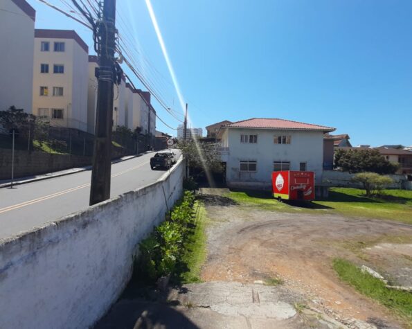 Terreno à venda com 900m² – Jardim Atlântico, Florianópolis, SC.