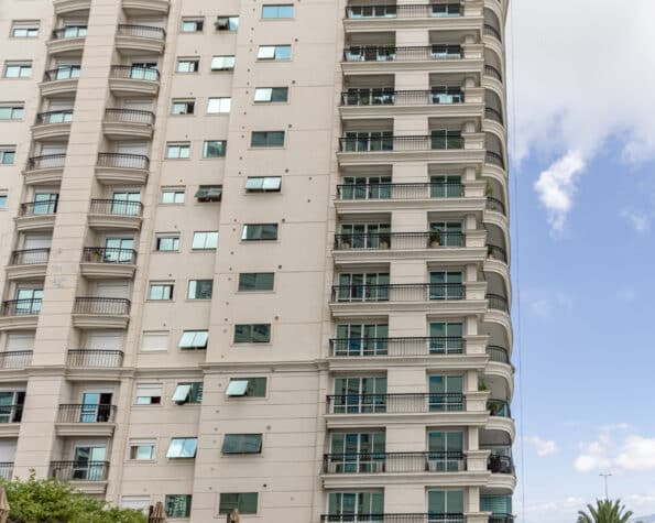 Apartamento à venda, 4 suítes e vista para Baía Norte – Agronômica – Florianópolis.