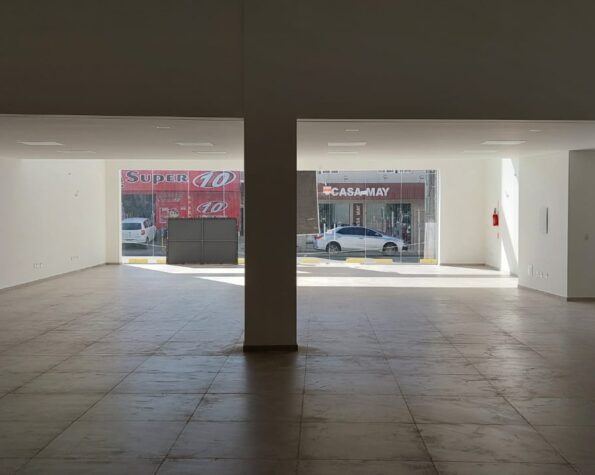 Loja para alugar, 210,24m² de área total, mezanino, estacionamento – Centro – Palhoça, SC