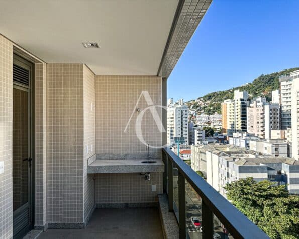 Apartamento à venda, 3 quartos, sendo 1 suíte, 2 vagas de garagem – Centro – Florianópolis.