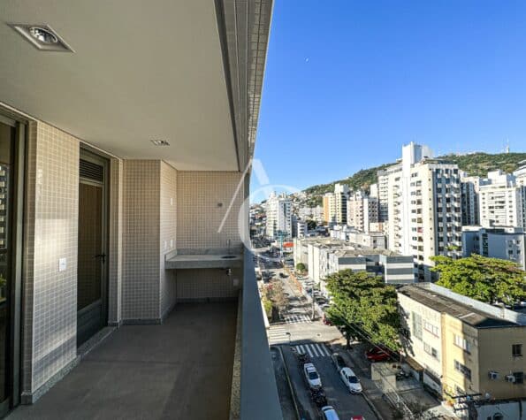 Apartamento à venda, 3 quartos, sendo 1 suíte, 2 vagas de garagem – Centro – Florianópolis.