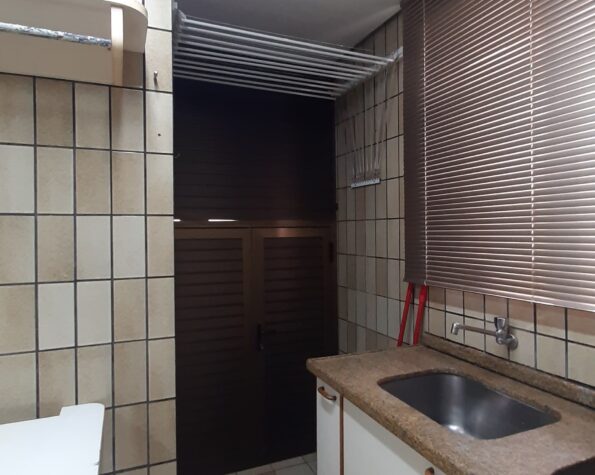 Apartamento para alugar vista mar, 4 quartos sendo 2 suítes, 4 vagas de garagem, piscina – Centro – Florianópolis, SC.