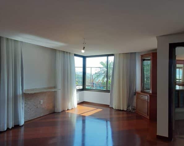 Apartamento para alugar vista mar, 4 quartos sendo 2 suítes, 4 vagas de garagem, piscina – Centro – Florianópolis, SC.