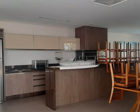 Apartamento para alugar vista mar, 4 quartos sendo 2 suítes, 4 vagas de garagem, piscina – Centro – Florianópolis, SC.