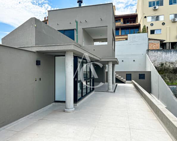 Casa à venda, 3 suítes, piscina, vista mar  – Centro – Florianópolis, SC.