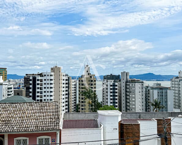 Casa à venda, 3 suítes, piscina, vista mar  – Centro – Florianópolis, SC.