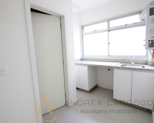 Apartamento para locação, 03 quartos sendo 01 suíte – Centro – Florianópolis.