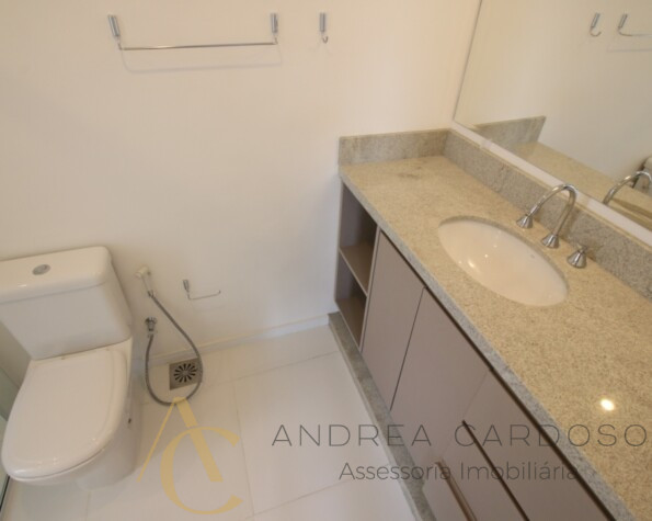 Apartamento para locação, 03 quartos sendo 01 suíte – Centro – Florianópolis.