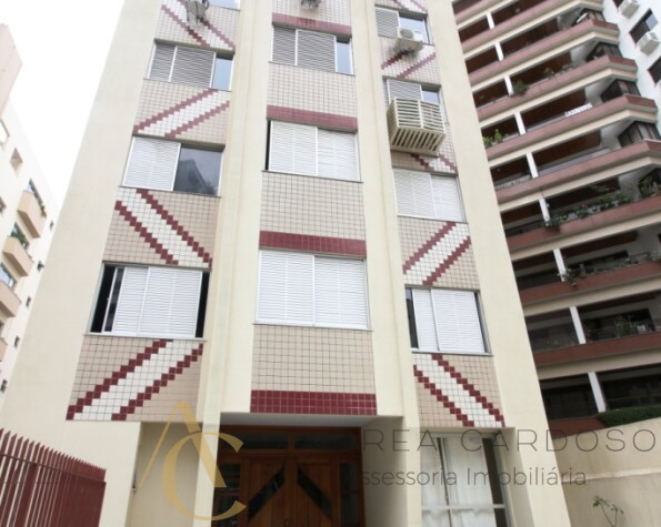 Apartamento para locação, 03 quartos sendo 01 suíte – Centro – Florianópolis.