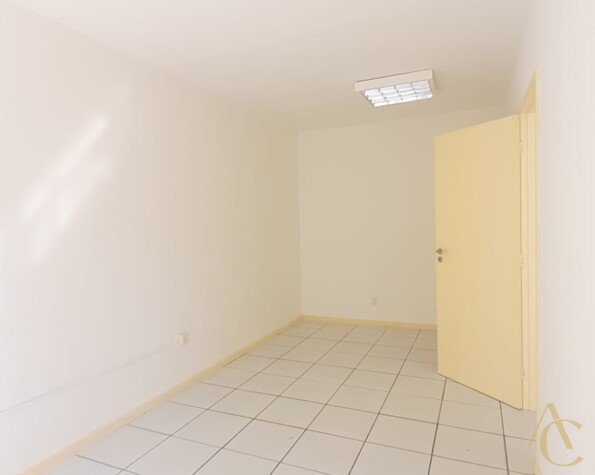 Sala para locação, com 32,75 m², Centro, Florianópolis, SC