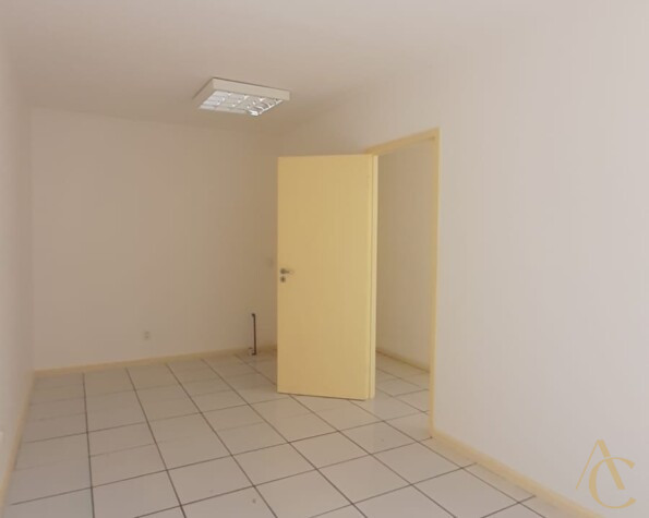 Sala para locação, com 32,75 m², Centro, Florianópolis, SC