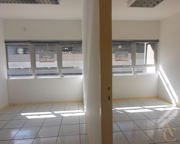 Sala para locação, com 32,75 m², Centro, Florianópolis, SC