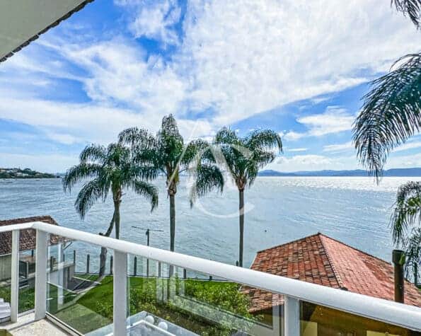 Linda Casa a venda, Cacupé, Florianópolis, SC.