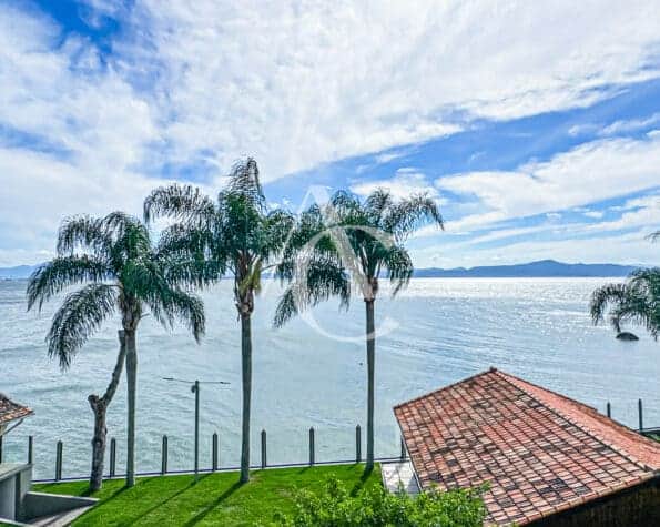 Linda Casa a venda, Cacupé, Florianópolis, SC.