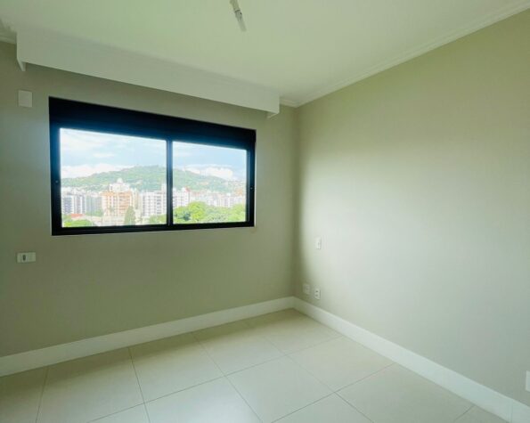 Apartamento para alugar – 2 suítes – Centro – Florianópolis, SC.