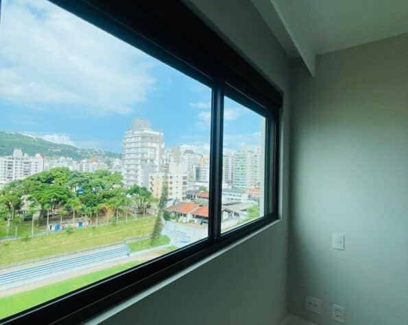 Apartamento para alugar – 2 suítes – Centro – Florianópolis, SC.