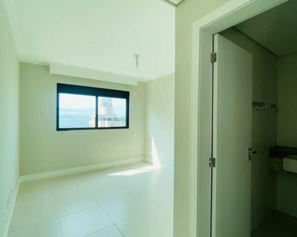 Apartamento para alugar – 2 suítes – Centro – Florianópolis, SC.