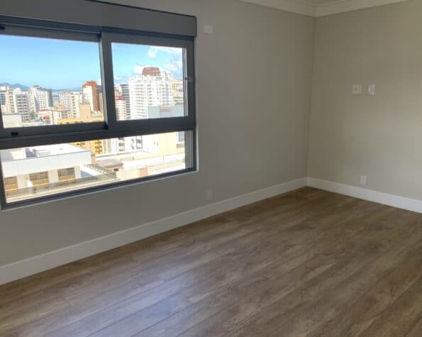 Apartamento para alugar, 3 suítes, Centro, Florianópolis, SC.