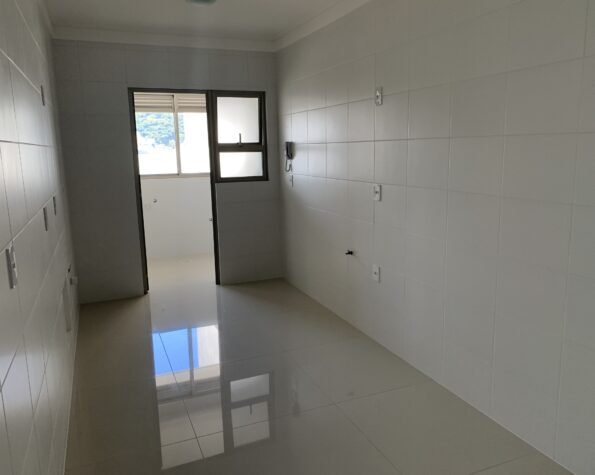 Apartamento para alugar, 3 suítes, Centro, Florianópolis, SC.