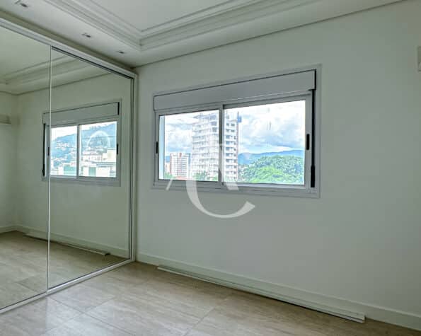 Apartamento à venda – Duplex –  Agronômica – Florianópolis, SC.