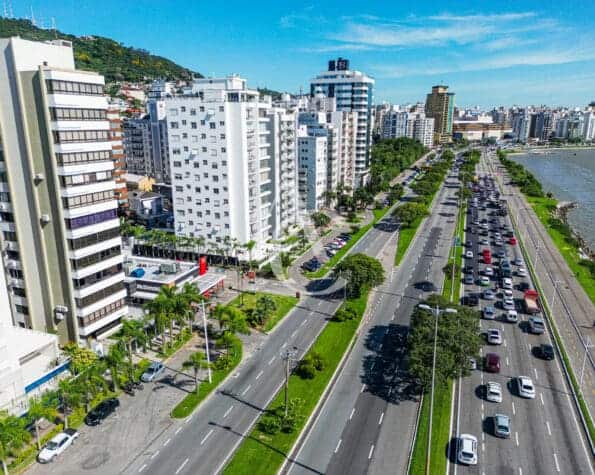 Apartamento frente mar à venda  – Agronômica, Florianópolis, SC.