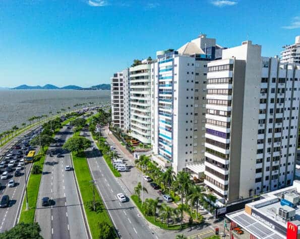 Apartamento frente mar à venda  – Agronômica, Florianópolis, SC.