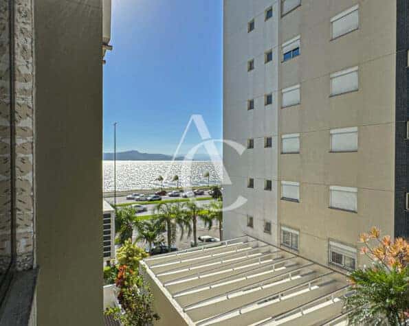 Apartamento frente mar à venda  – Agronômica, Florianópolis, SC.