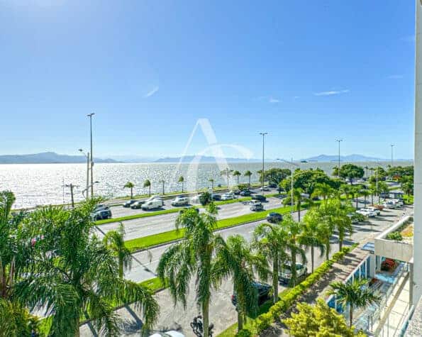 Apartamento frente mar à venda  – Agronômica, Florianópolis, SC.