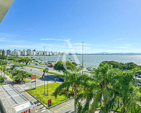 Apartamento frente mar à venda  – Agronômica, Florianópolis, SC.