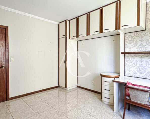 Apartamento frente mar à venda  – Agronômica, Florianópolis, SC.