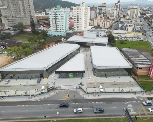 Loja para alugar Br-101, Floresta, São José, SC.