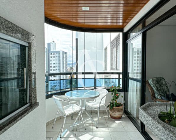 Apartamento à venda – Mobiliado – Estreito – Florianópolis, SC.