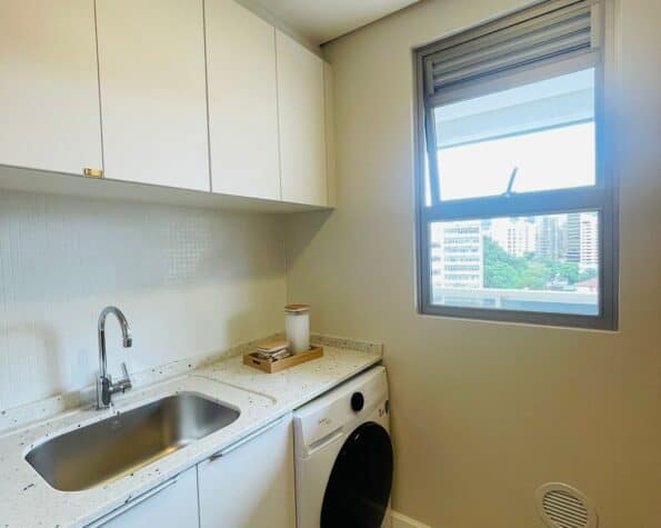 Apartamento para alugar – semimobiliado – 2 suítes  – Centro – Florianópolis, SC.